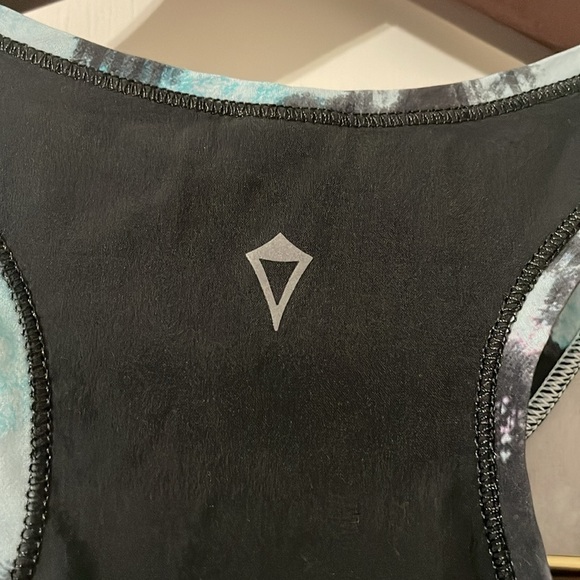 Ivivva Lululemon Set Motion Vented Cut Out Tank Size 8 - Picture 5 of 6